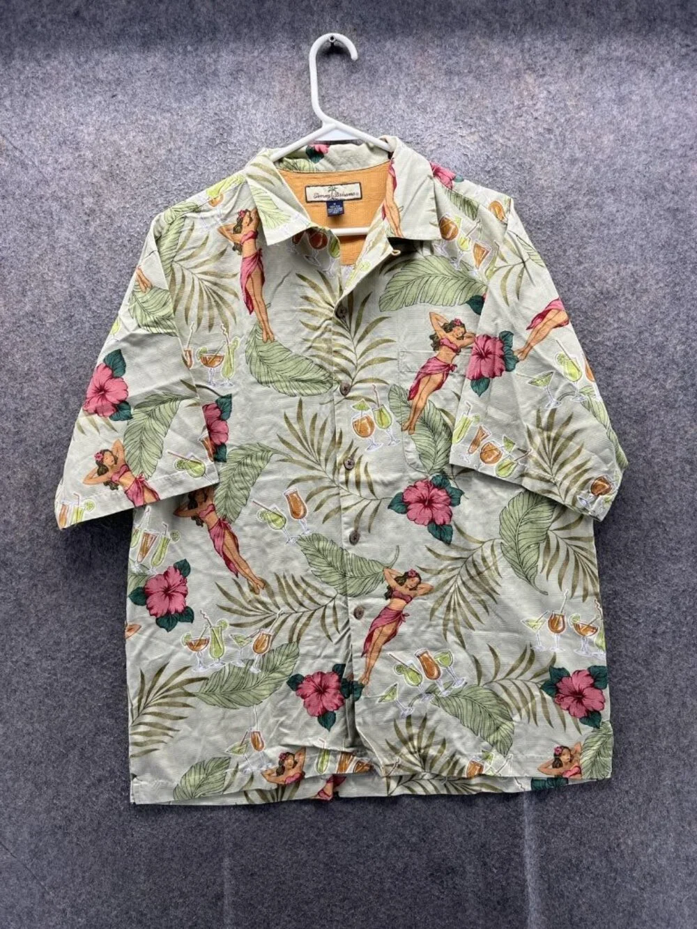Tommy Bahama Shirt Men Medium Green Silk Hawaiian Pin Up Tropical Camp Print